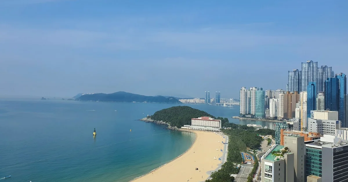 해운대 해변 앞 씨클라우드 호텔 레지던스 외관