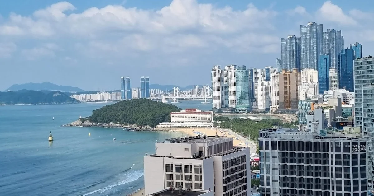 테라스가 있는 영무파라드호텔 외관